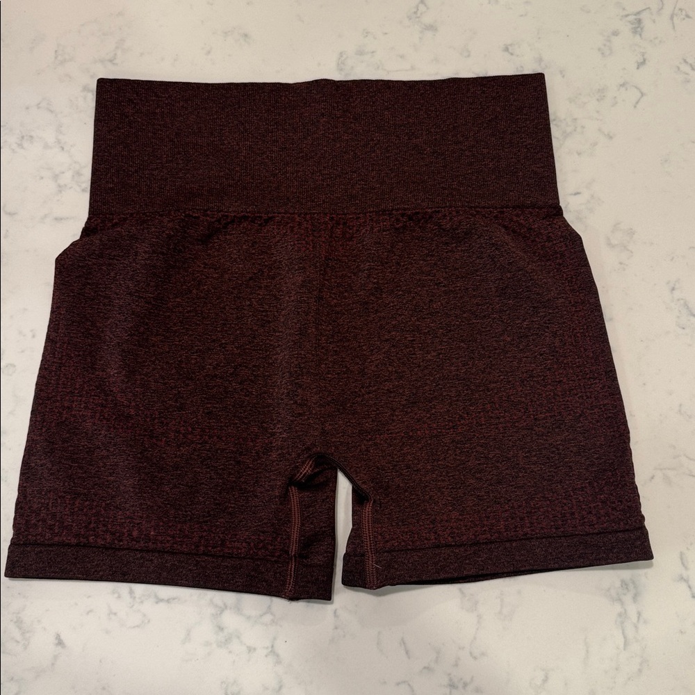 GYMSHARK Women’s Seamless High-Rise Bike Shorts Deep Burgundy Lift Workout MED - Picture 6 of 6